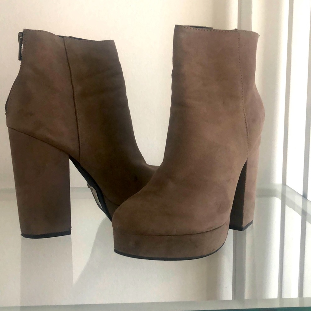 Call it spring Afiadia booties